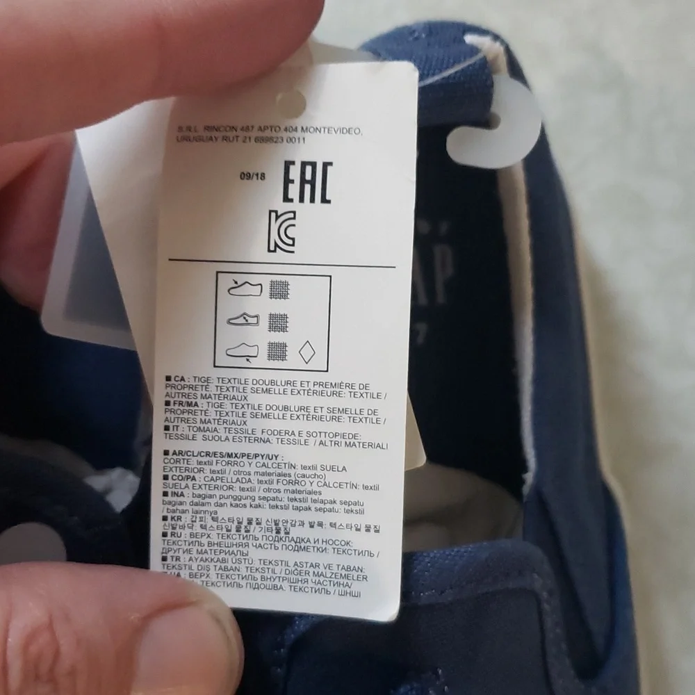 NWT Baby Gap Shark Shoes‎ size 7